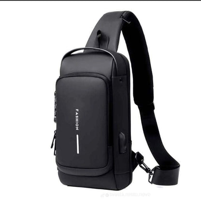 Muška Crossbody Torba s USB Priključkom 🔌